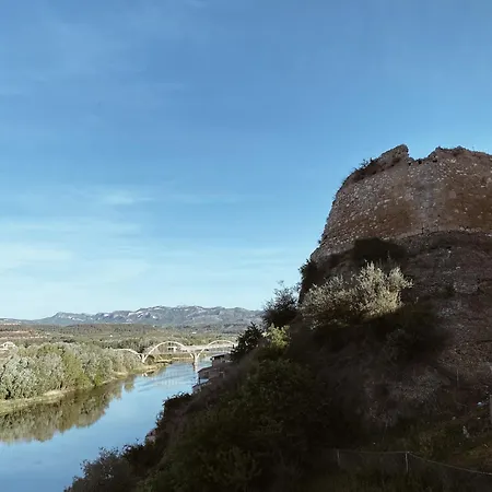 Casa Cardona 埃布罗河畔莫拉