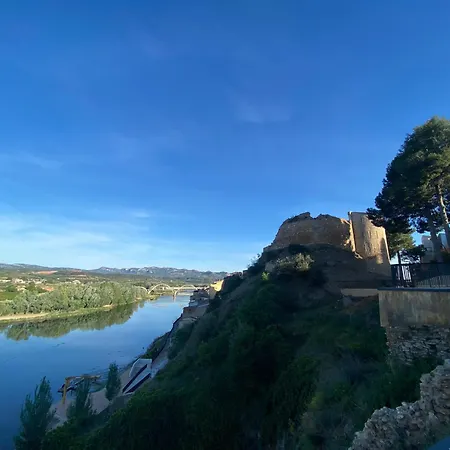 Casa Cardona * 埃布罗河畔莫拉
