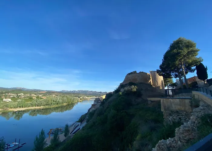 Casa Cardona * 埃布罗河畔莫拉
